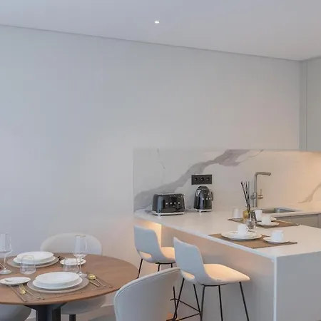 The View At The Downtown 5 *