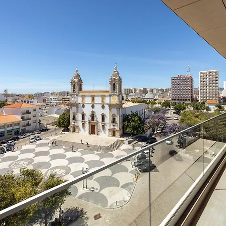 The View At The Downtown 5 *